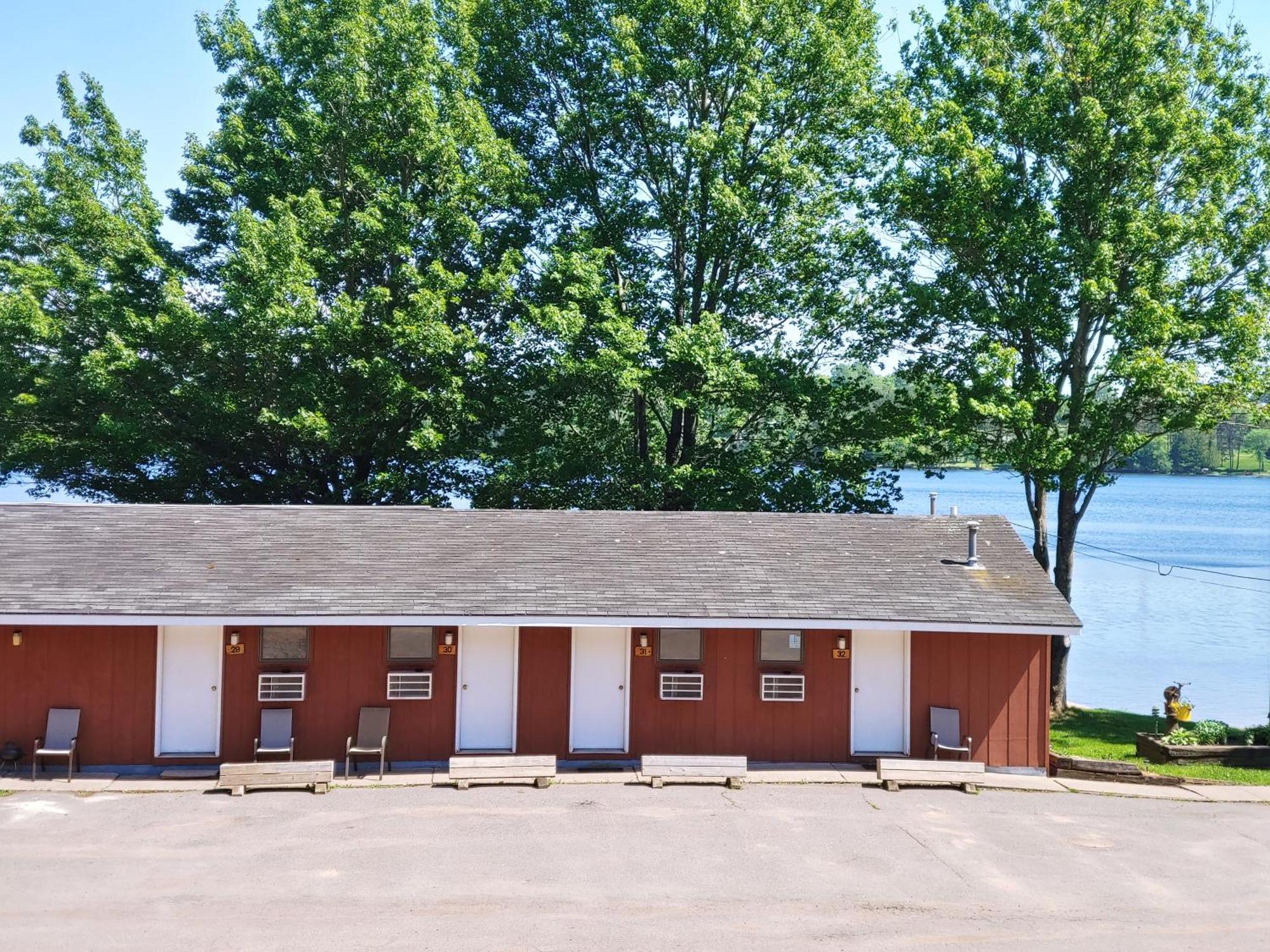 Lakeshore Motel Ice Lake Iron River Exterior foto